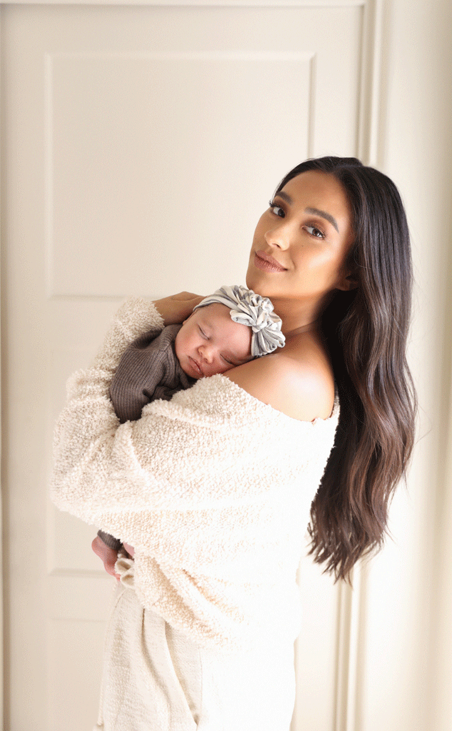 Shay Mitchell, Daughter Atlas, Vogue Interview, Mom